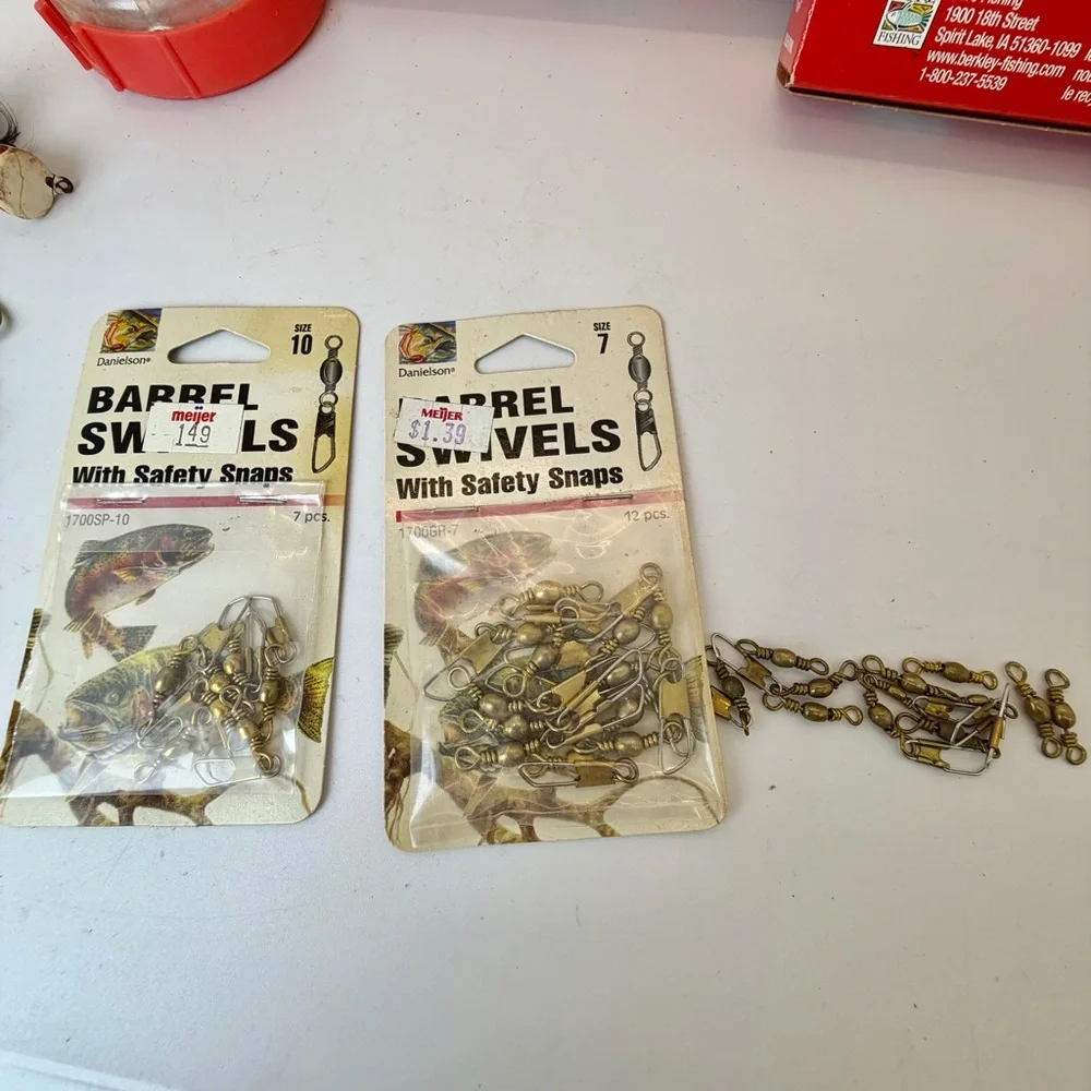 Vintage Fishing Tackle Lot Detty’s Fish Gripper Trilene Line Lures Swivels - Picture 4 of 9